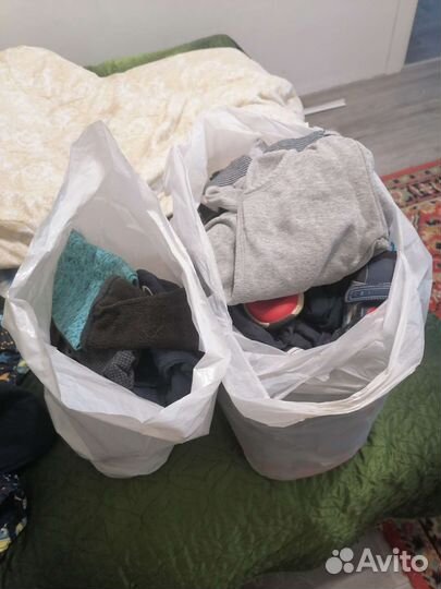 2 пакета детских вещей