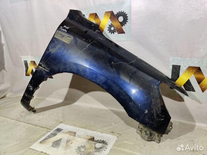 Toyota Tundra Крыло Правое 8110