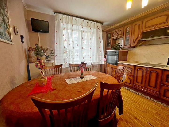 4-к. квартира, 104 м², 2/9 эт.