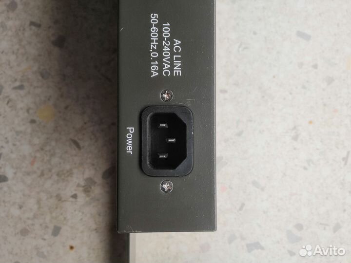 Коммутатор D-Link DES-1024A