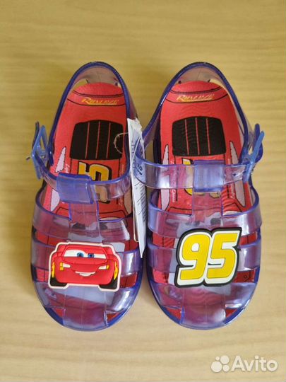 Сандалии новые, р.25