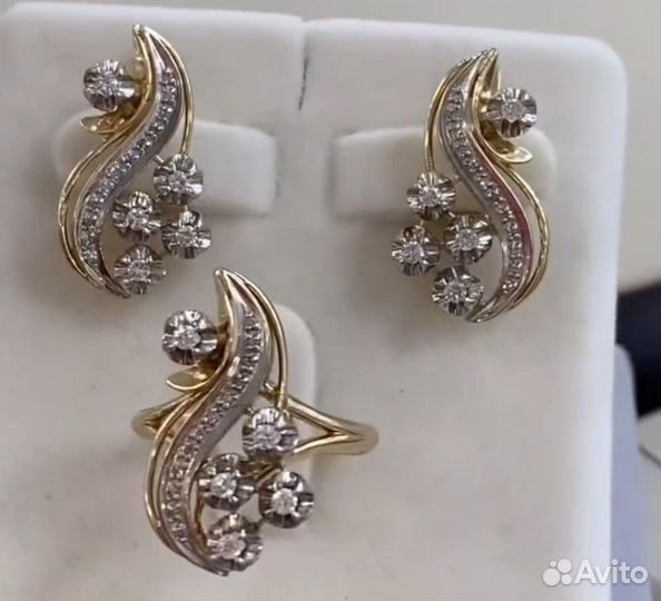 Золотой комплект с бриллиантами