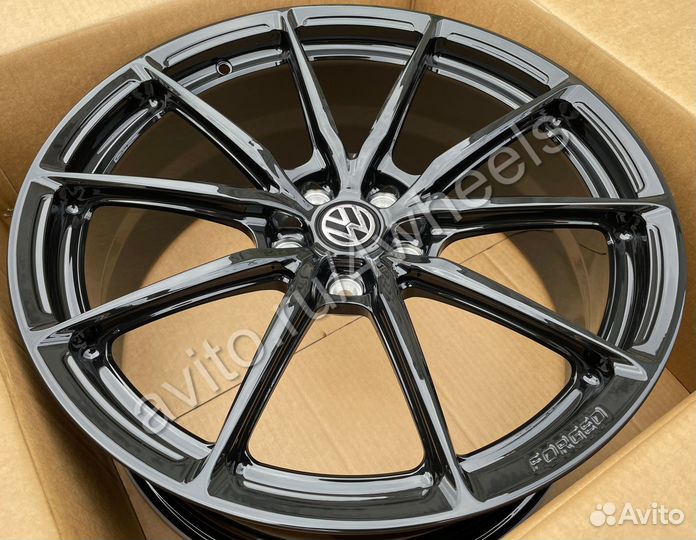 Кованые диски Volkswagen Touareg R19 наличие