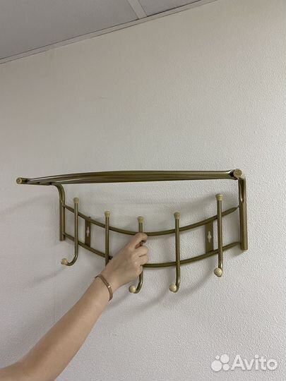 Вешалка настенная металлическая