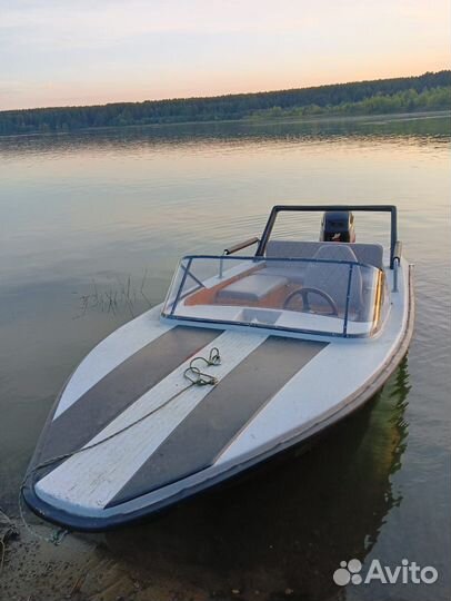 Катер с мотором