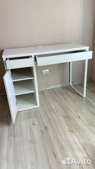 Письменный стол IKEA микке