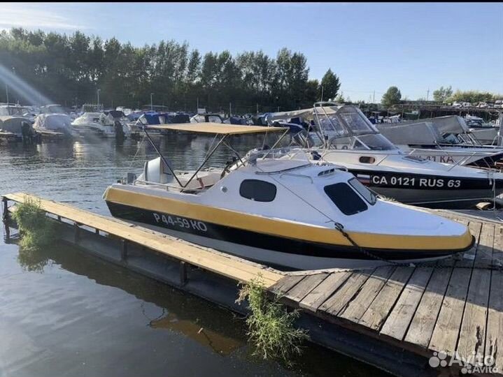 Каютная лодка Нептун