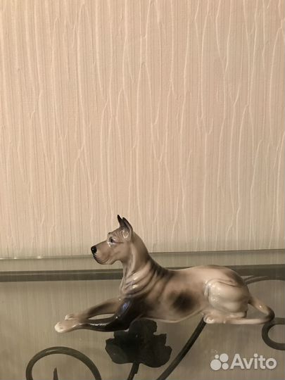 Фарфоровая статуэтка дог Сциталис