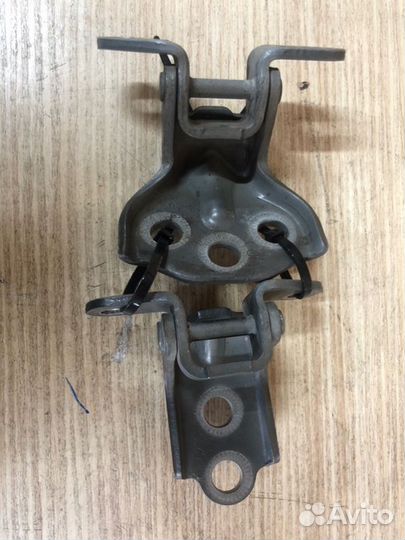 Петли двери передние правые Ssangyong Kyron