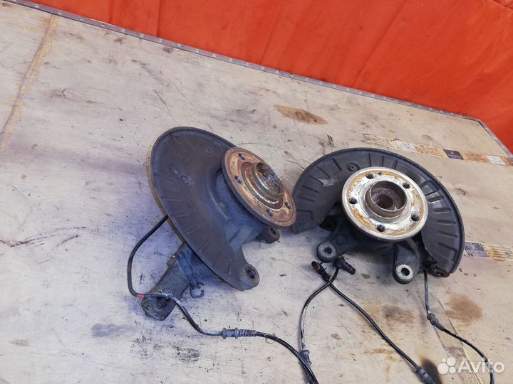 Кулак поворотный передний Mercedes Benz Vito W639