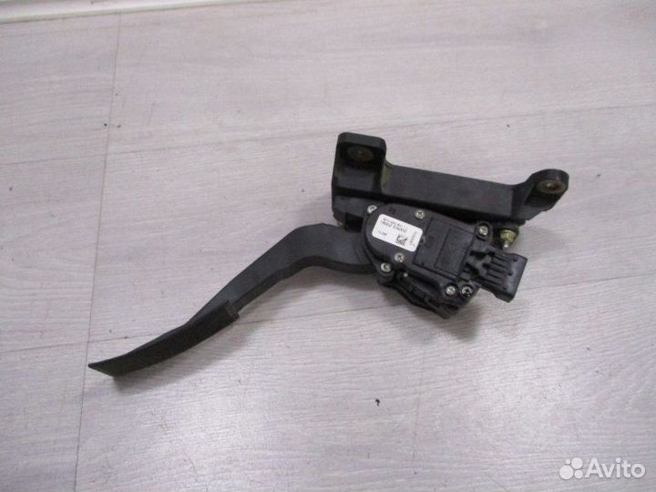 Педаль газа Nissan Navara 2.5 2006