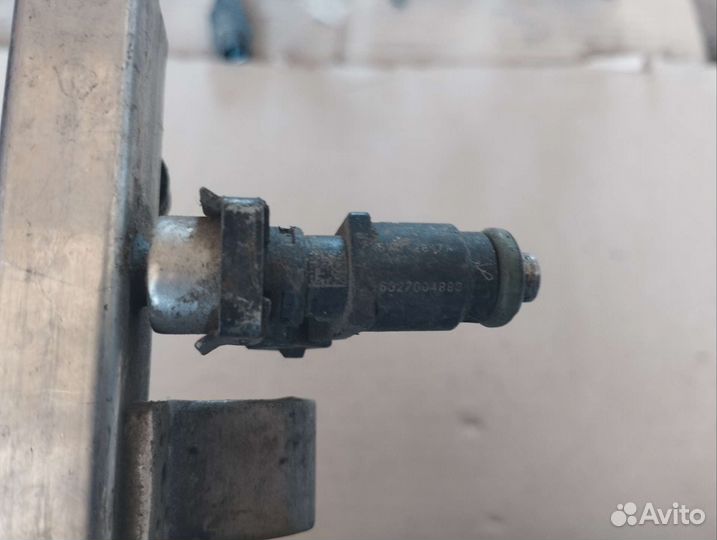 Топливная рампа с форсунками Iran Samand 1.8