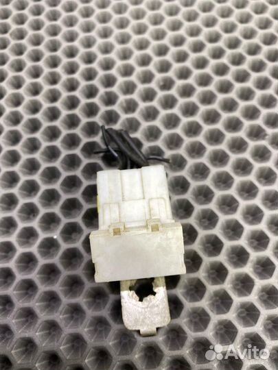 Б/У фишка (разъем ) Hyundai Accent LC D3EA 2005