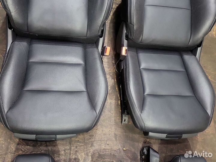 Комплект сидений на мерседес GLA x156