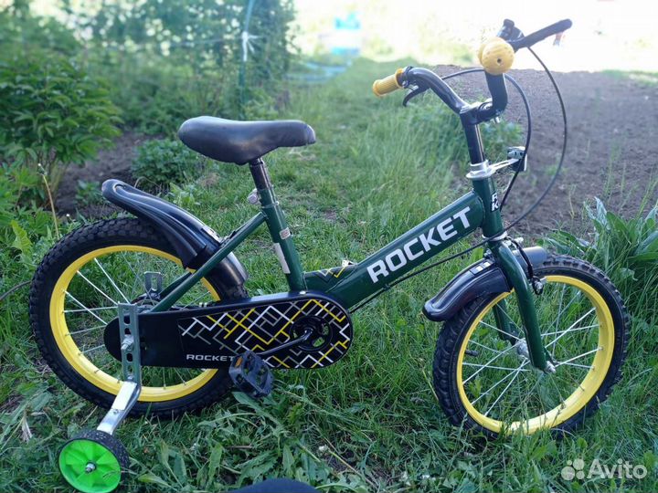 Детский велосипед 16 с дополнительными колесами