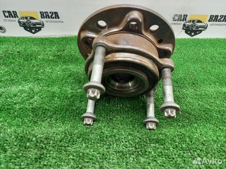 Ступица передняя левая (L) Mercedes-Benz C-class