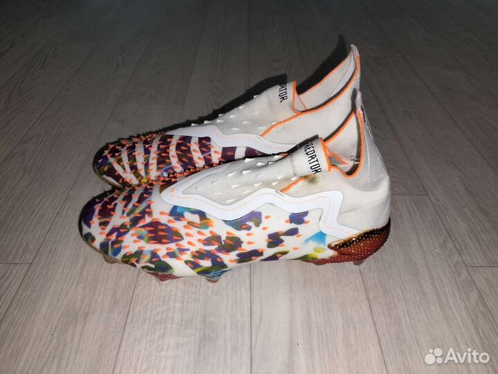 Футбольные бутсы adidas predator