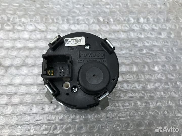 Кнопка помощи спуска с горы Ford Explorer V 10-15