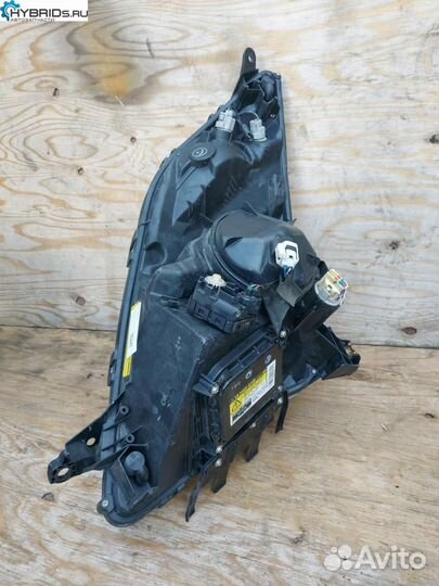 Фара правая Toyota Prius 2 NHW20 2011 81145-47150