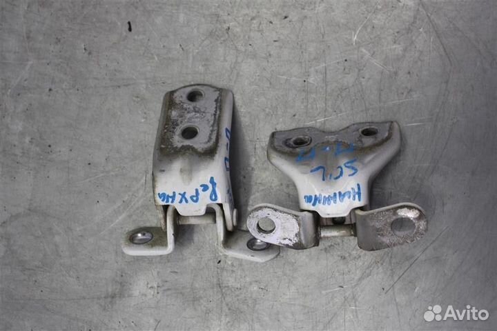 Петли двери передней правой Hyundai-KIA Solaris