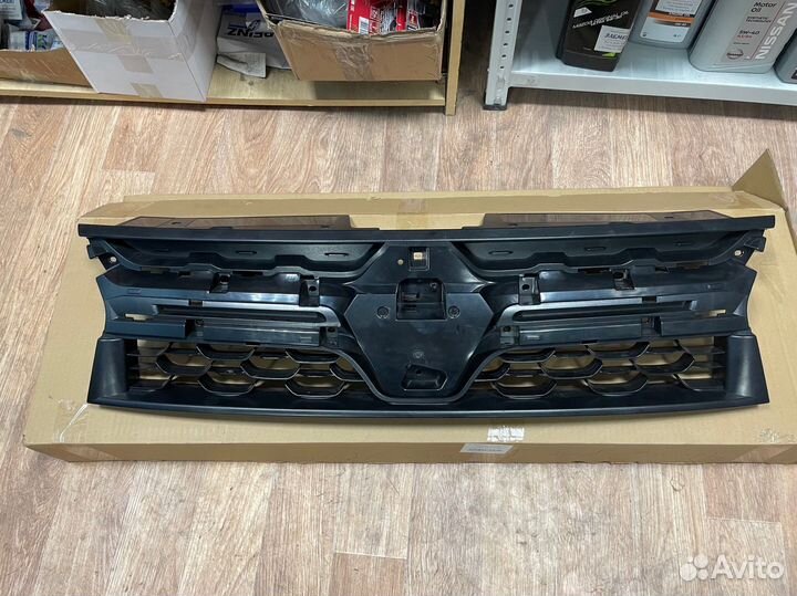 Решетка радиатора внутренняя Рено Дастер 15-21