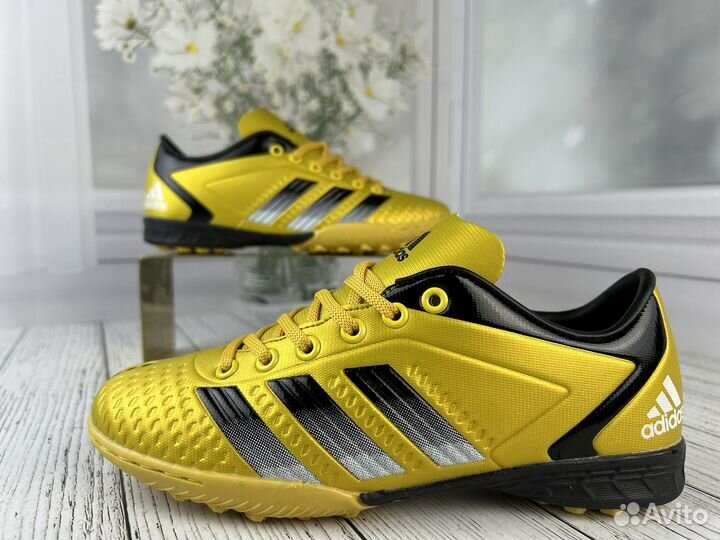 Футбольные бутсы Adidas Predator