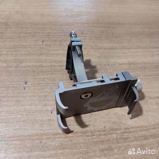 Штатив для телефона на руль