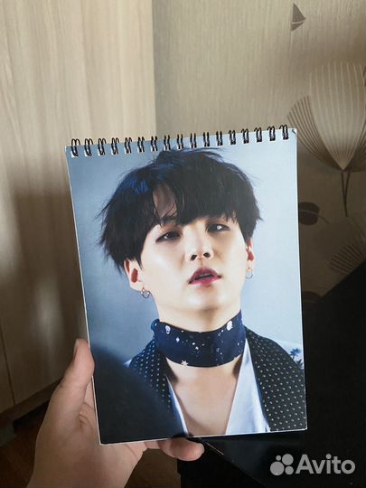 Скетчбук suga BTS
