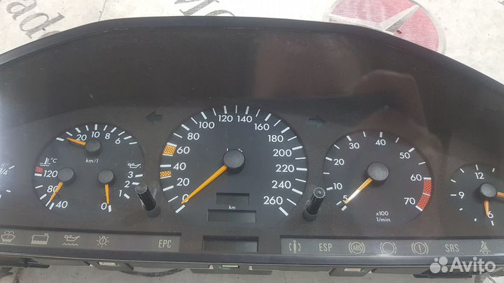 Приборная панель на Mercedes-Benz W140 C140