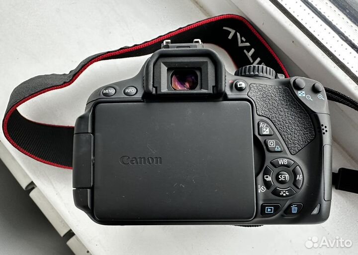 Canon 650d ef-s 24 мм фотоаппарат и блинчик