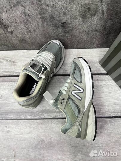 New Balance 990v5