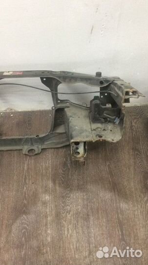 Рамка радиатора передняя Toyota Carina ST190