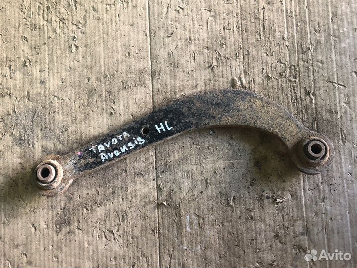 Toyota avensis рычаг