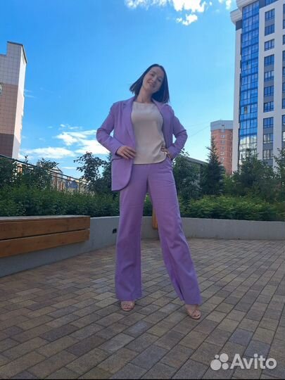 Костюм брючный новый