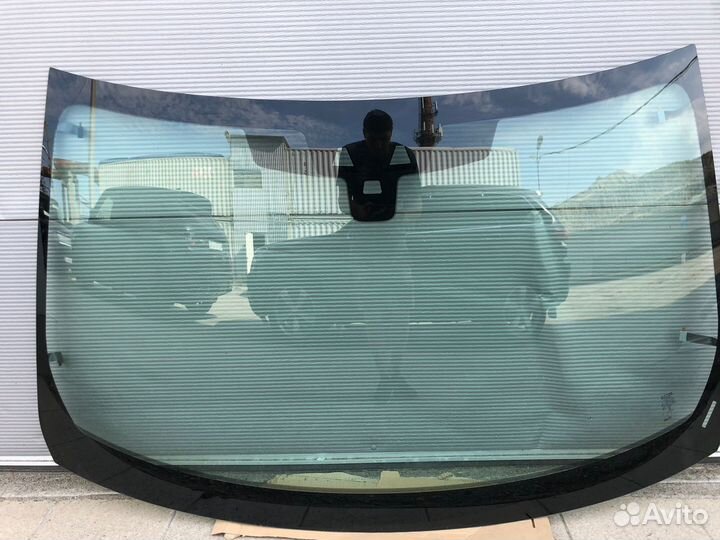 Лобовое стекло Range Rover Sport