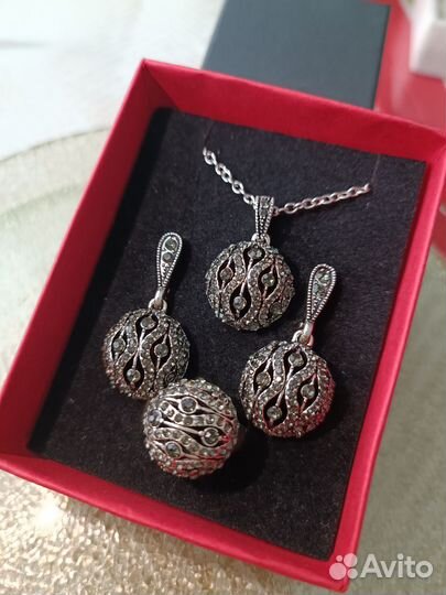 Кулон, кольцо, серьги