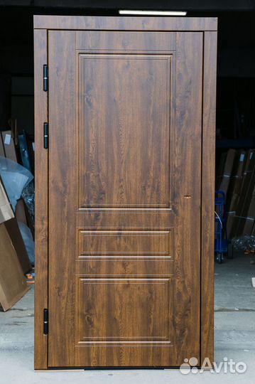 Дверь входная уличная