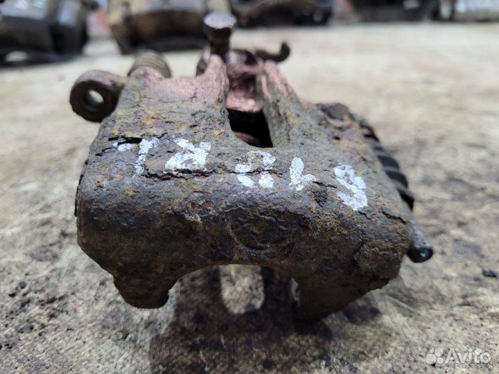 Суппорт задний левый Mitsubishi Space Star DG3A