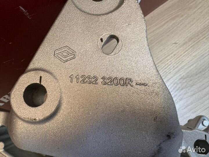 Опора двигателя правая Renault Duster 2