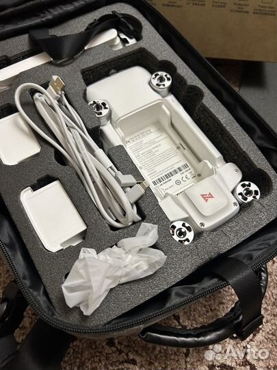 Квадрокоптер fimi X8 SE 2022 V2 Combo белый