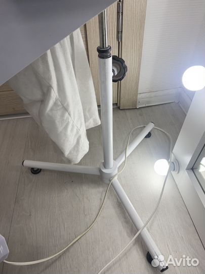 Вытяжка для педикюра с подставкой