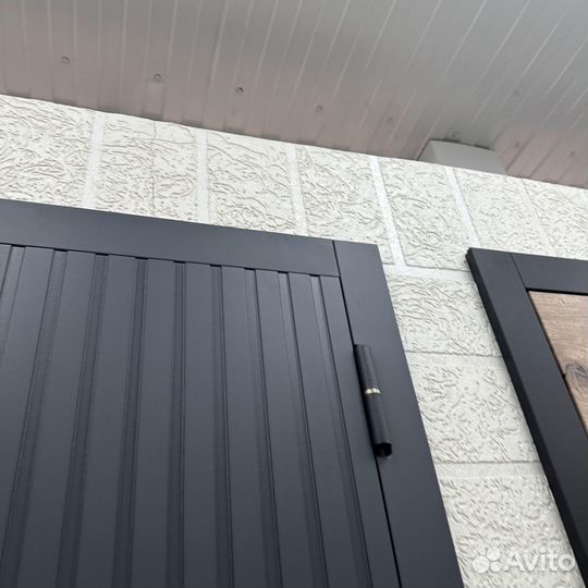 Двери входные