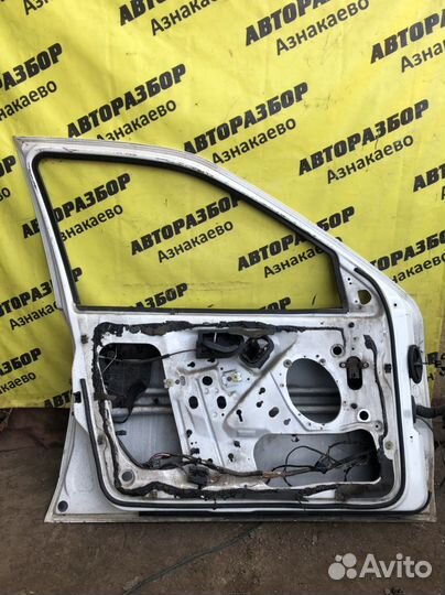 Передняя левая дверь Ford Mondeo 2