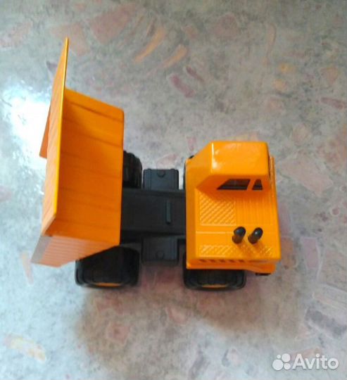 Игрушка машина 