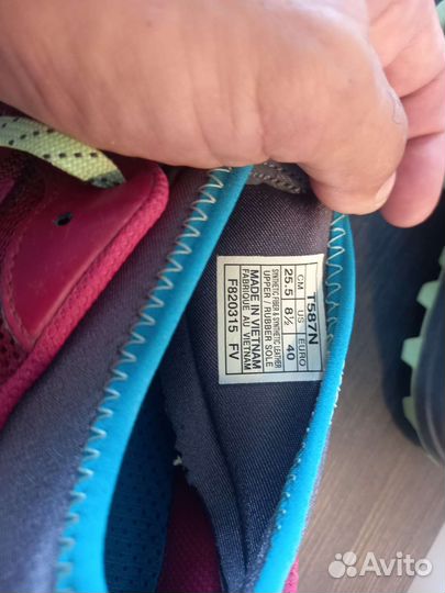 Кроссовки женские 40 размер бу