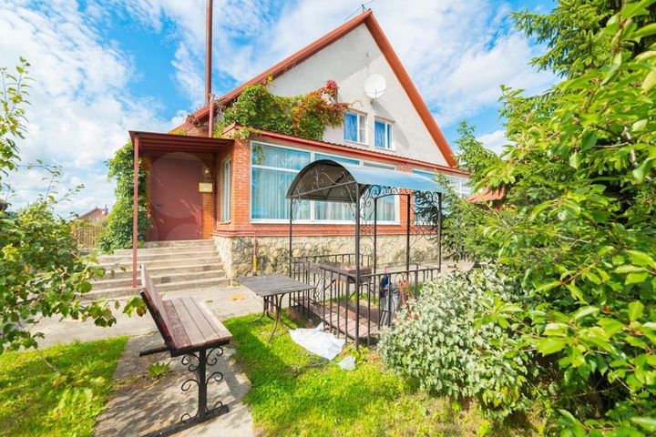 Коттедж 400 м² на участке 15 сот.