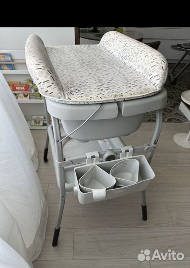 Пеленальный столик с ванночкой chicco