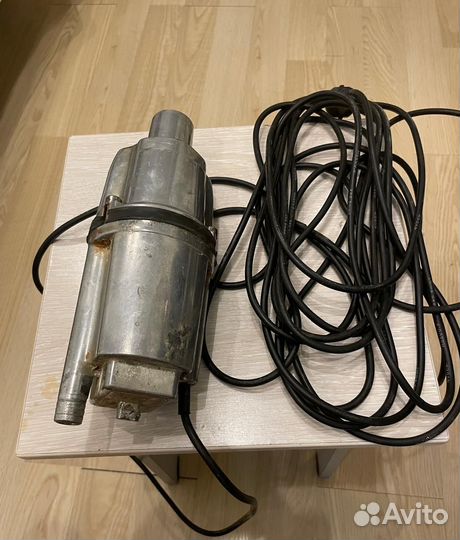 Насос вибрационный погружной Сверчок 25м и 10м