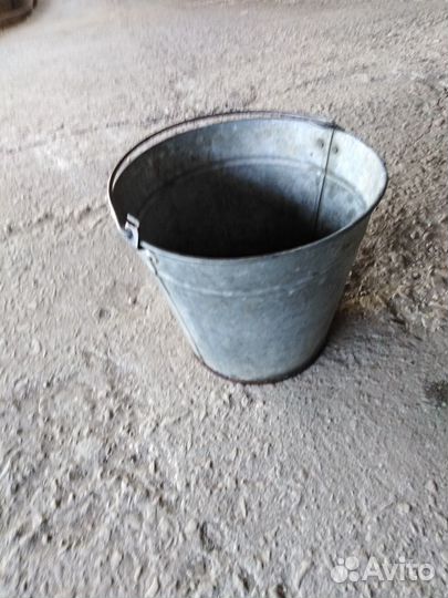 Продам оцинкованное ведро 10 л