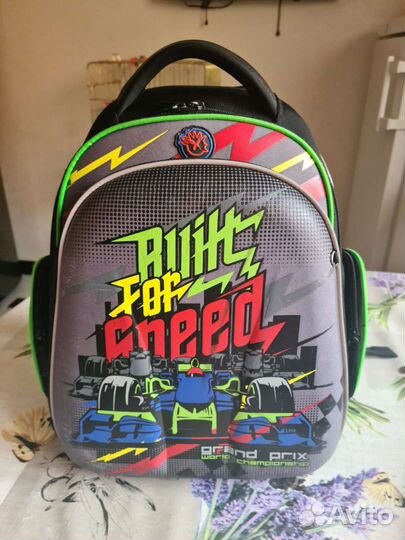 Рюкзак школьный Hummingbird